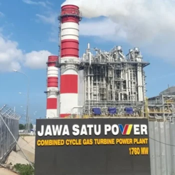 Peserta dari PT Jawa Satu Power dan PT Softex mengikuti Pelatihan Pengelolaan Limbah B3 secara online via Zoom bersama ISC Safety School untuk mendapatkan sertifikasi kompetensi K3 Lingkungan.